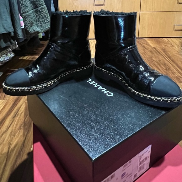 Chanel shearling lined chain boots size 37 - Picture 8 of 12